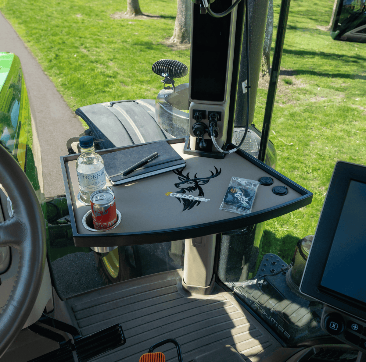 CabTable™ for John Deere 7200R